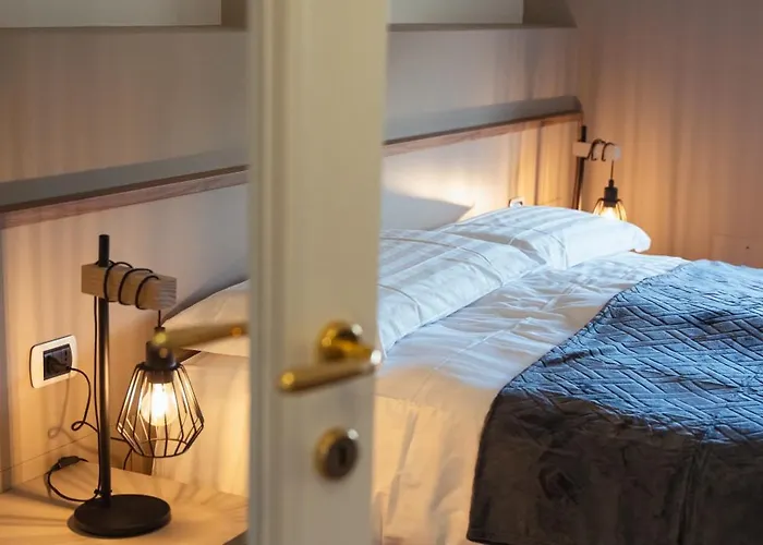 Guggiate - Seta 贝拉焦